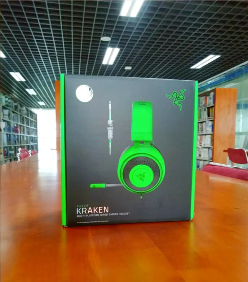 Original Razer Kraken V2 cat ears headphone green Multi platform 3.5mm wired gaming headset for PC mobile phone
Original Razer Kraken V2 cat ears headphone green Multi platform 3.5mm wired gaming headset for PC mobile phone
