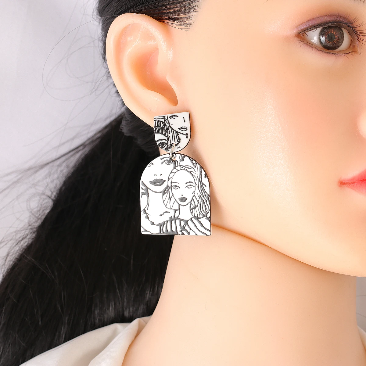 Fashion Acrylic Portrait Beautiful Girl Earrings Abstract Profile Drop Earrings Women
Fashion Acrylic Portrait Beautiful Girl Earrings Abstract Profile Drop Earrings Women