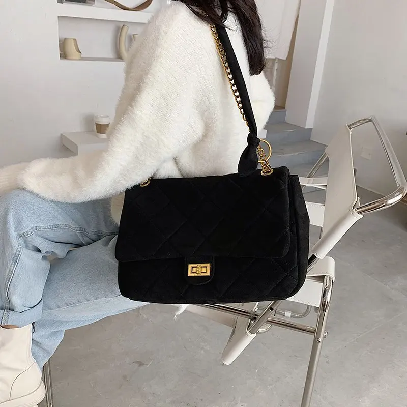 Suede Women Bags Embroidery Thread Bags Chain Shoulder Bags for Women Soft Girls Bags Women's Fashion Chain Messenger Bags
Suede Women Bags Embroidery Thread Bags Chain Shoulder Bags for Women Soft Girls Bags Women's Fashion Chain Messenger Bags