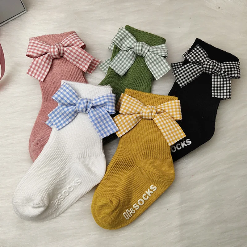 5 pairs/lot 0-5 years old knitted bowknot baby socks pure cotton soft children's socks solid color middle tube girls socks
5 pairs/lot 0-5 years old knitted bowknot baby socks pure cotton soft children's socks solid color middle tube girls socks