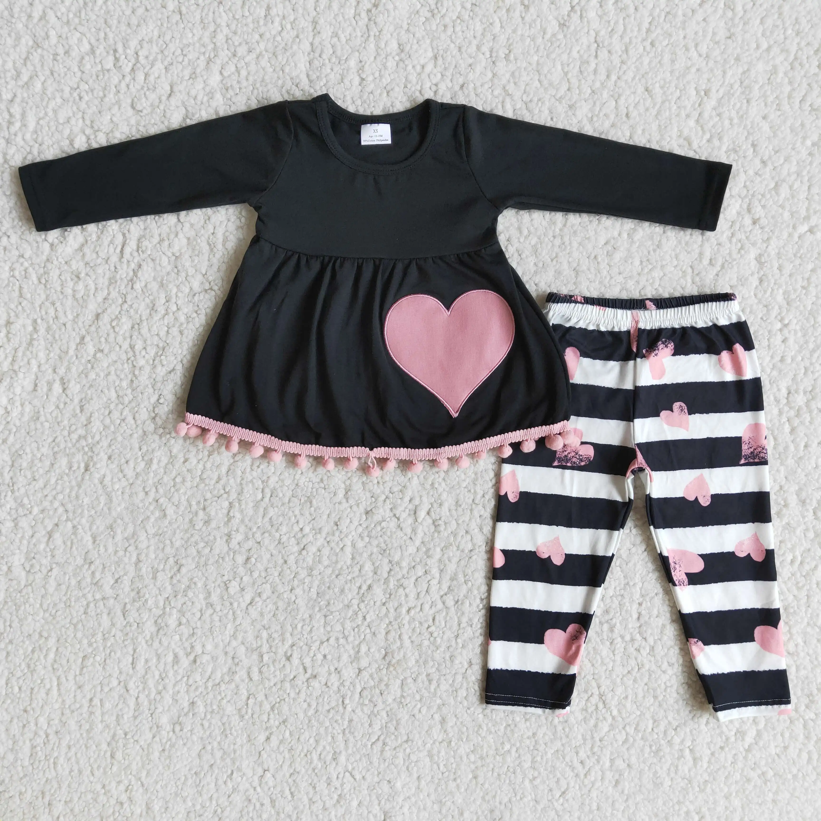 Embroidered heart Valentine's Day outfit for baby girl long sleeve tunic top leggings pants Spring children's clothing wholesale
Embroidered heart Valentine's Day outfit for baby girl long sleeve tunic top leggings pants Spring children's clothing wholesale