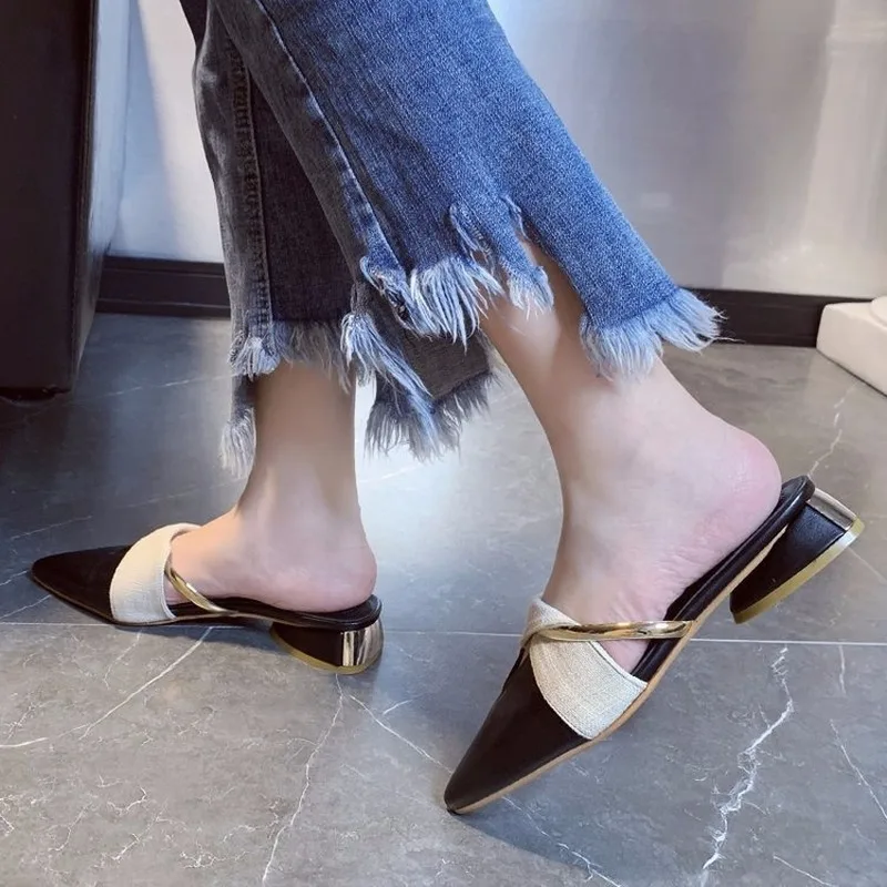 Slippers Women Shoes Woman Mules 2020 New Summer Slides Thick Low Heels Casual Shoes Pointed Toe Solid Leather Sexy Ladies Shoes
Slippers Women Shoes Woman Mules 2020 New Summer Slides Thick Low Heels Casual Shoes Pointed Toe Solid Leather Sexy Ladies Shoes