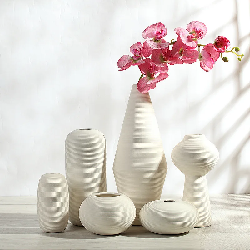 Creative ceramic ceramics white vase Ornaments modern minimalist living room home decoration accessories flower arrangement gift 
Creative ceramic ceramics white vase Ornaments modern minimalist living room home decoration accessories flower arrangement gift