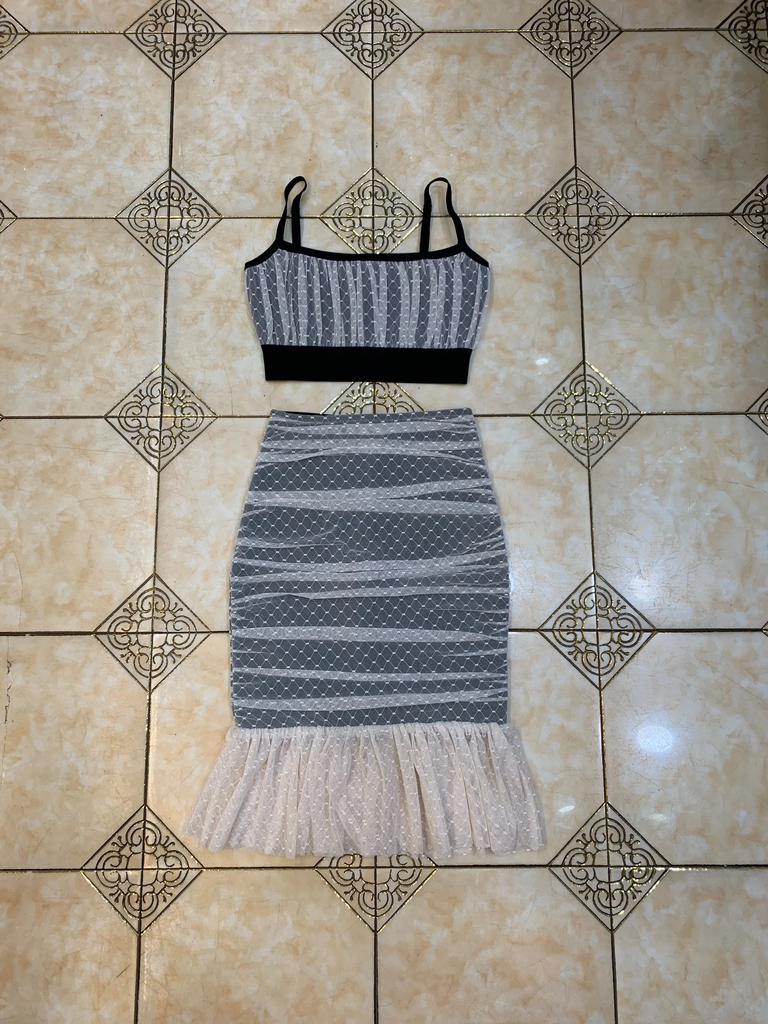 Women Spring Style Sexy Off Shoulder Mesh Two Pieces White Bandage Set Celebrity Designer Fashion Party Set
Women Spring Style Sexy Off Shoulder Mesh Two Pieces White Bandage Set Celebrity Designer Fashion Party Set