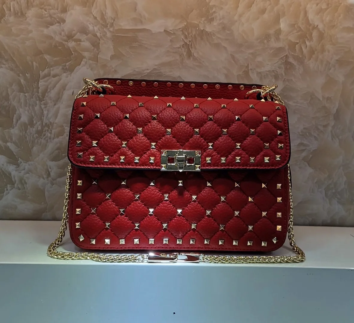 free shipping 2020 good quality fashion rivet genuine cow leather women handbag one shoulder bag crossbody bag 4 color 23cm
free shipping 2020 good quality fashion rivet genuine cow leather women handbag one shoulder bag crossbody bag 4 color 23cm