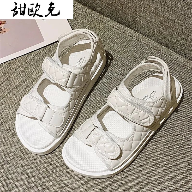 2021 Fashion Women Platform Sandals Summer New Retro Velcro Low-heeled Sandals Outdoor Beach Open Toe Women Round Head Sandals
2021 Fashion Women Platform Sandals Summer New Retro Velcro Low-heeled Sandals Outdoor Beach Open Toe Women Round Head Sandals