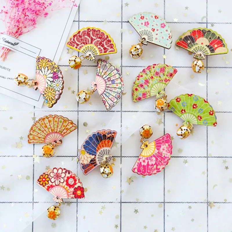 1pcs Hair Clips Women Girl Hairpins Retro Chinese Style Fan Small Bell Hair Accessories Headdresses Random Color
1pcs Hair Clips Women Girl Hairpins Retro Chinese Style Fan Small Bell Hair Accessories Headdresses Random Color