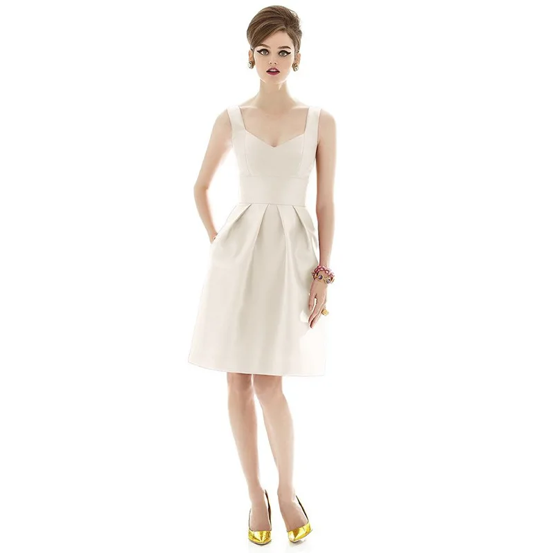 Elegant V-Neck Short Satin Homecoming Dresses Knee-Length Evening Gowns Sleeveless Robe De Soiree
Elegant V-Neck Short Satin Homecoming Dresses Knee-Length Evening Gowns Sleeveless Robe De Soiree