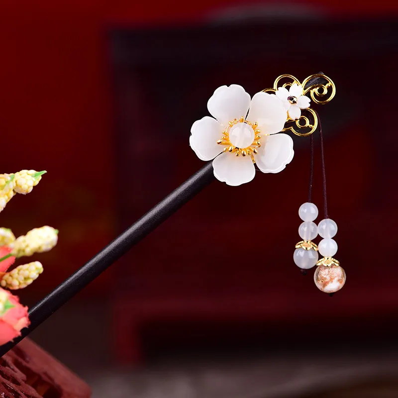 Simple Ancient Style Wooden Hairpin Dish Hair Headdress Hairpin Hairpin Cheongsam Hanfu Accessories Female
Simple Ancient Style Wooden Hairpin Dish Hair Headdress Hairpin Hairpin Cheongsam Hanfu Accessories Female