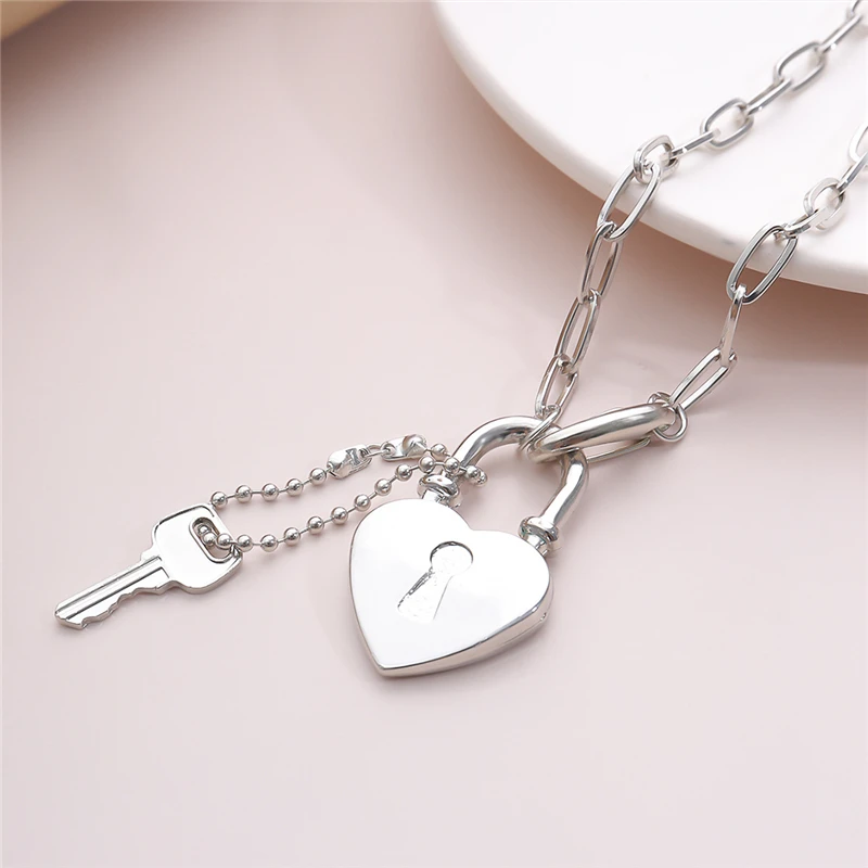 Luokey Vintage Geometric Lock Heart Pendant Necklace For Women Wide Thick Chain Punk Key Necklaces Jewelry Statement Choker 2020
Luokey Vintage Geometric Lock Heart Pendant Necklace For Women Wide Thick Chain Punk Key Necklaces Jewelry Statement Choker 2020