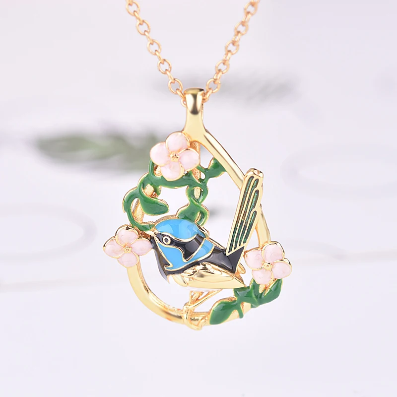 KOFSAC New Fashion 925 Silver Necklaces For Women Exquisite Bird Flowers Pendant Necklace Jewelry Lady Holiday Party Accessories
KOFSAC New Fashion 925 Silver Necklaces For Women Exquisite Bird Flowers Pendant Necklace Jewelry Lady Holiday Party Accessories