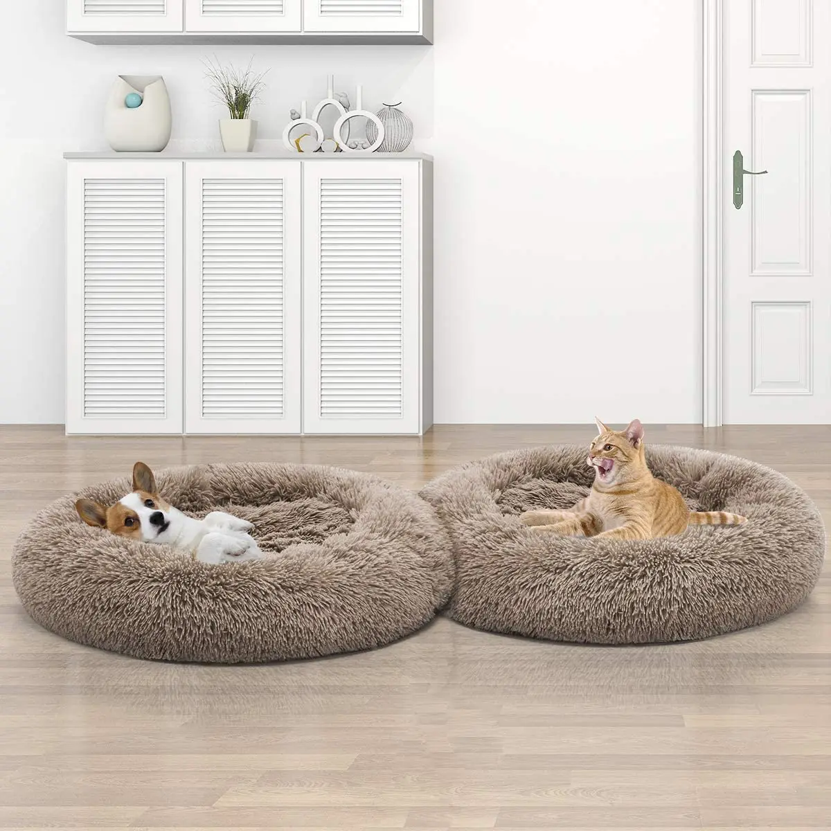Pet Bed Super Soft Faux Fur Washable Donut Pet Bed For Dog Puppy Cat Anti-Slip & Water-Resistant Bottom Keep Warm Improved Sleep
Pet Bed Super Soft Faux Fur Washable Donut Pet Bed For Dog Puppy Cat Anti-Slip & Water-Resistant Bottom Keep Warm Improved Sleep