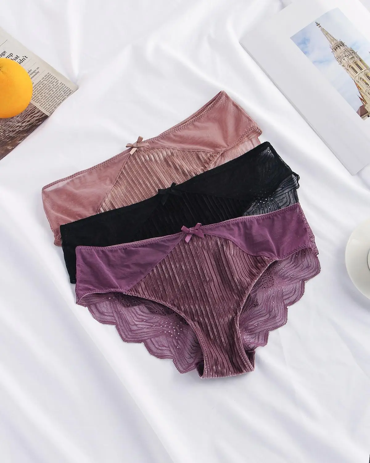 Wriufred Sexy lace stitching bra and panties set deep V bra sets luxury velvet vintage fashion ladies thick 3/4 cup underwear
Wriufred Sexy lace stitching bra and panties set deep V bra sets luxury velvet vintage fashion ladies thick 3/4 cup underwear