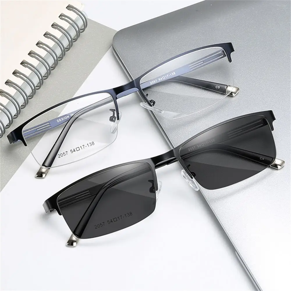 Eyeglasses UV400 Blue Light Blocking Glasses Photochromic Sunglasses Sunglasses for Men Women Discolored Glasses
Eyeglasses UV400 Blue Light Blocking Glasses Photochromic Sunglasses Sunglasses for Men Women Discolored Glasses