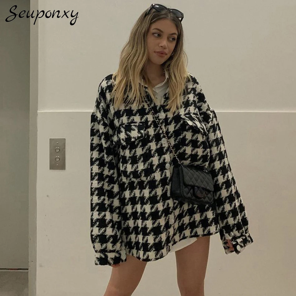 High Quality Women'S Plaid Tweed Shirt Jacket 2021 Winter Retro Sexy Lapel Long Sleeve Single Breasted Large Pocket Casual Coat
High Quality Women'S Plaid Tweed Shirt Jacket 2021 Winter Retro Sexy Lapel Long Sleeve Single Breasted Large Pocket Casual Coat