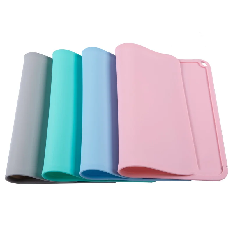 Pet food silicone pad, high-grade waterproof and anti-skid pad, pet bowl, dog feed pad, easy to clean.
Pet food silicone pad, high-grade waterproof and anti-skid pad, pet bowl, dog feed pad, easy to clean.