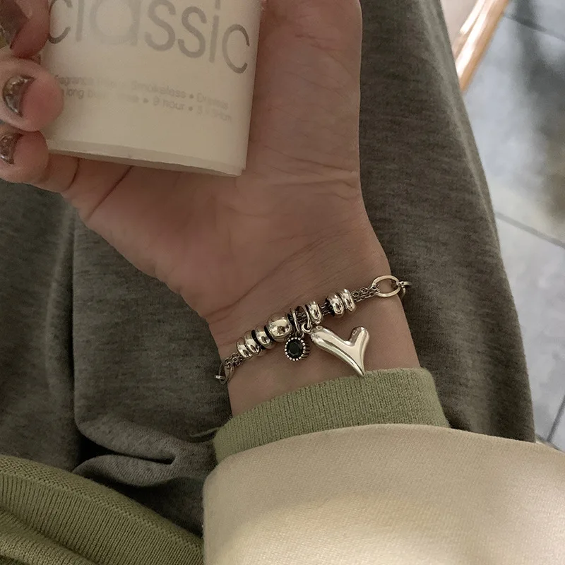 Ins niche design cold wind abstract love retro bracelet female light luxury temperament hip hop accessories
Ins niche design cold wind abstract love retro bracelet female light luxury temperament hip hop accessories