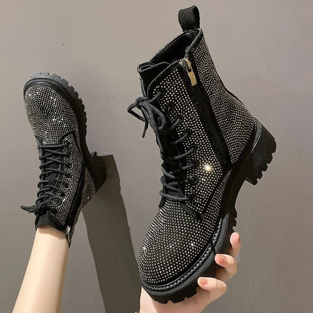 Женские ботильоны на платформе, со шнуровкой, в готическом стиле
Женские ботильоны на платформе, со шнуровкой, в готическом стиле