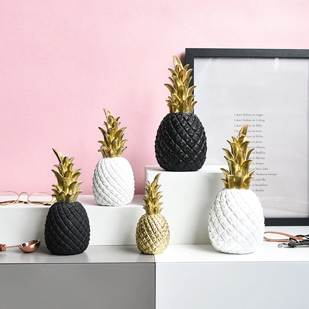 Creative Pineapple Ananas Decoration Nordic Fruit Shape Golden Pineapple Decoration Resin Black White Home Bedroom Desktop Decor 
Creative Pineapple Ananas Decoration Nordic Fruit Shape Golden Pineapple Decoration Resin Black White Home Bedroom Desktop Decor