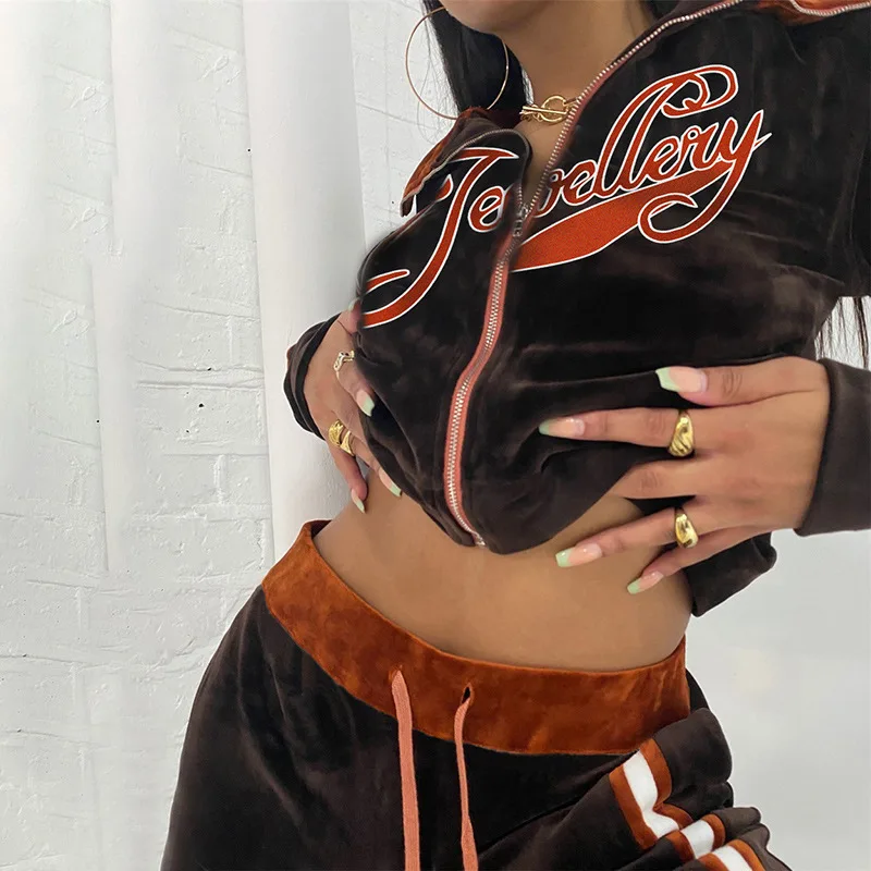 New sweety lady causal clothes long Sleeves velvet Spring and autumn suit Straight pants 
New sweety lady causal clothes long Sleeves velvet Spring and autumn suit Straight pants