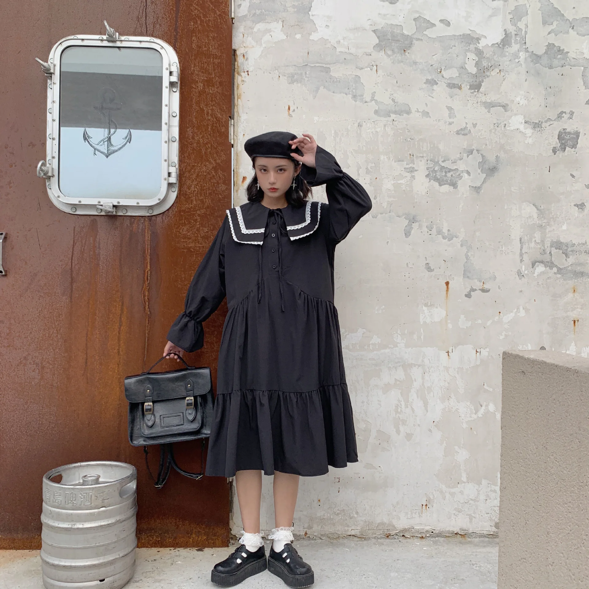 Gothic navy style sweet lolita dress retro turn-down collar flare sleeve loose victorian dress kawaii girl gothic lolita op cos
Gothic navy style sweet lolita dress retro turn-down collar flare sleeve loose victorian dress kawaii girl gothic lolita op cos