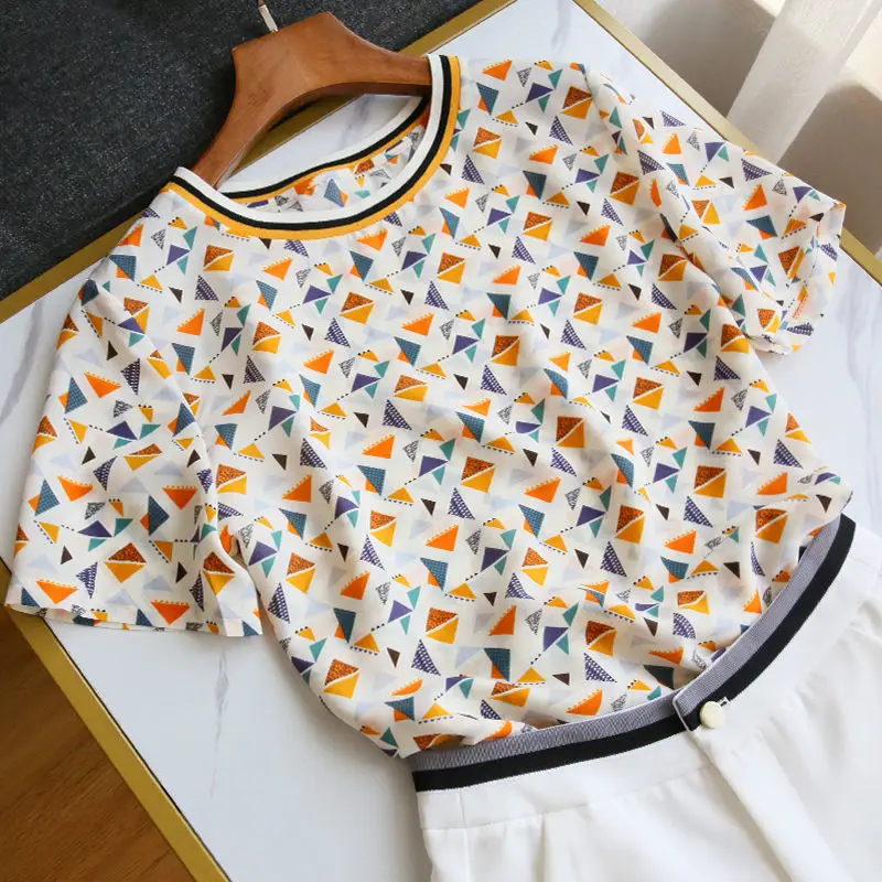 Geometric Print Short-sleeved Top 2021 New Round Neck Chiffon Shirt Women Loose Bottoming Shirt T-shirt Women Tops Blouse Women
Geometric Print Short-sleeved Top 2021 New Round Neck Chiffon Shirt Women Loose Bottoming Shirt T-shirt Women Tops Blouse Women