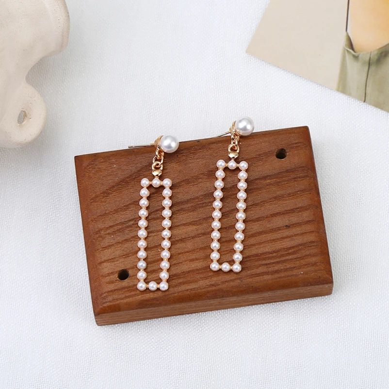 Silver Plated Needle Simulated Pearl Drop Dangle Earrings Long Beaded Geometric Rectangular Earrings
Silver Plated Needle Simulated Pearl Drop Dangle Earrings Long Beaded Geometric Rectangular Earrings