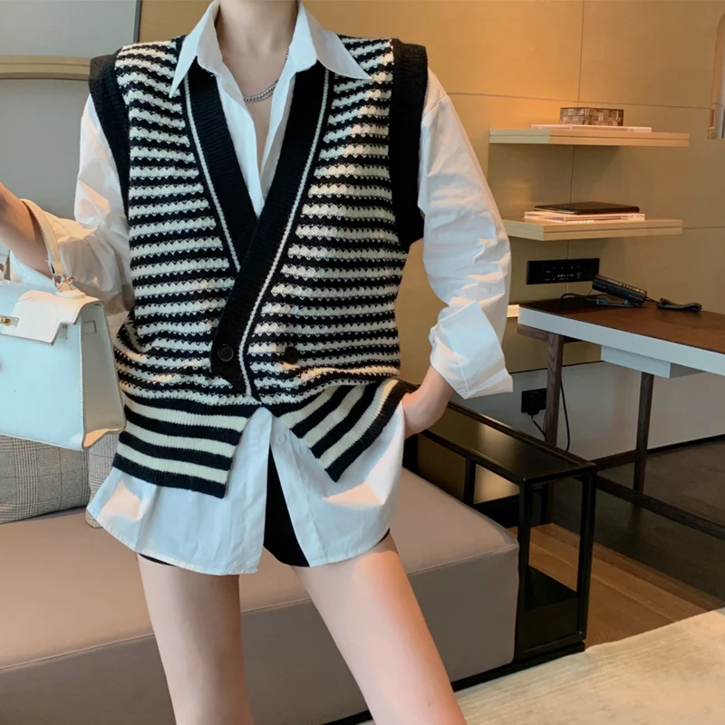 Рубашка COIGARSAM, женские топы, осень 2021, Новые Вязаные полосатые свободные однобортные женские рубашки с V-образным вырезом и пуговицами 
Рубашка COIGARSAM, женские топы, осень 2021, Новые Вязаные полосатые свободные однобортные женские рубашки с V-образным вырезом и пуговицами