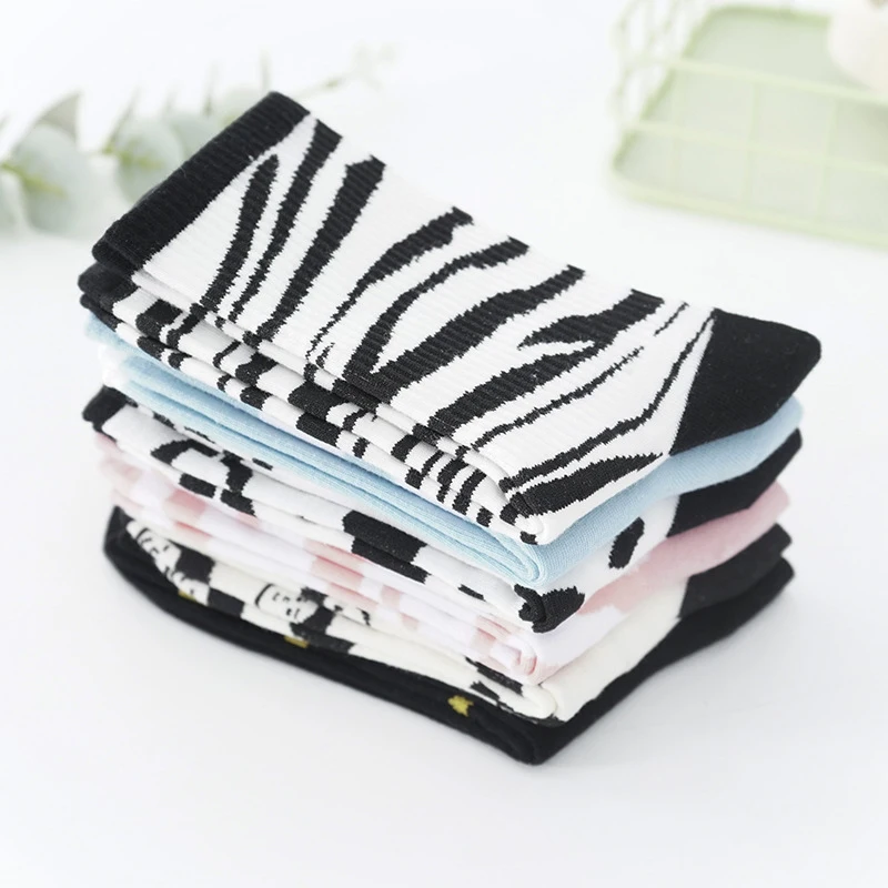 Men Women Tube Socks Cotton Socks Black White Stripes Cows Zebra Moon Stars Couple Socks Cute Harajuku Casual Cartoon Socks
Men Women Tube Socks Cotton Socks Black White Stripes Cows Zebra Moon Stars Couple Socks Cute Harajuku Casual Cartoon Socks