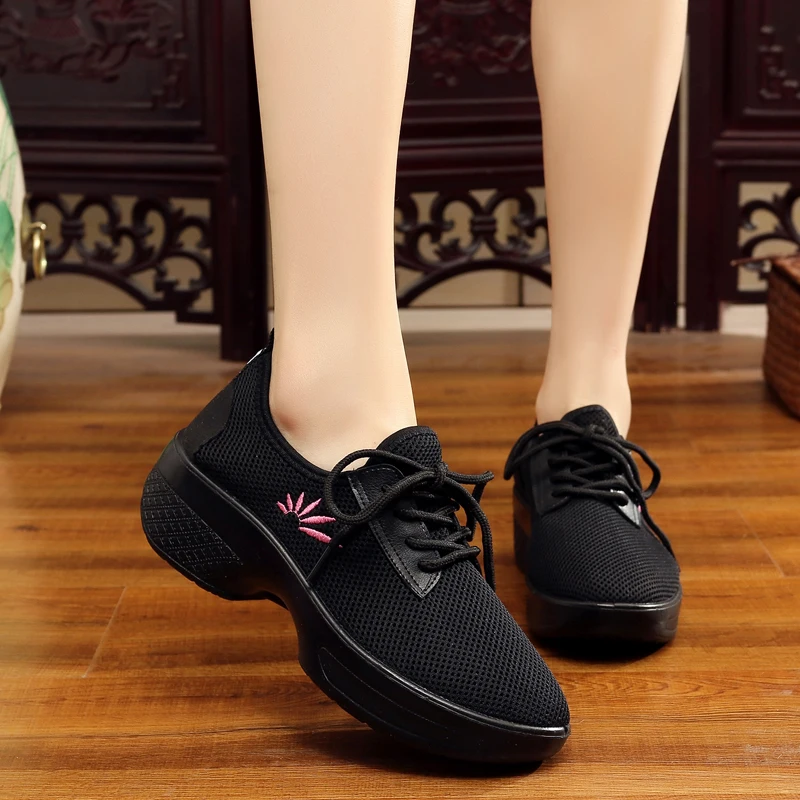 Женские спортивные кроссовки для бега, уличная Женская устойчивая спортивная обувь для фитнеса, кроссовки для тренировок, дамские кроссовк... 
Женские спортивные кроссовки для бега, уличная Женская устойчивая спортивная обувь для фитнеса, кроссовки для тренировок, дамские кроссовк...