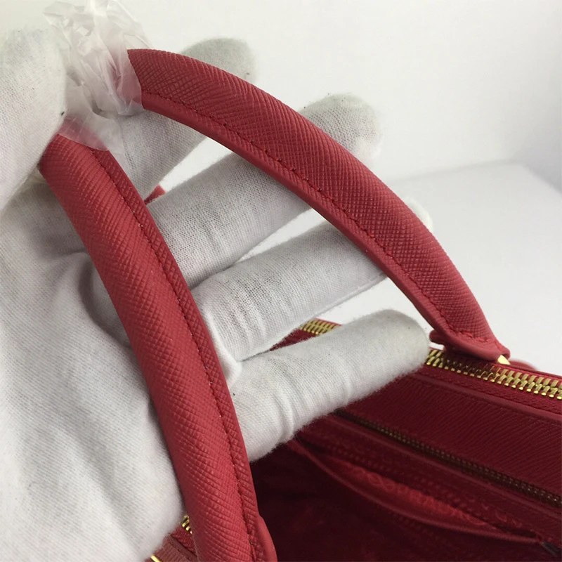 Fashion Luxury Brand Black Handbag Women Large Capacity Shoulder Strap High-End Replica Design Bag 2021 New Shoulder Bag Ladies
Fashion Luxury Brand Black Handbag Women Large Capacity Shoulder Strap High-End Replica Design Bag 2021 New Shoulder Bag Ladies