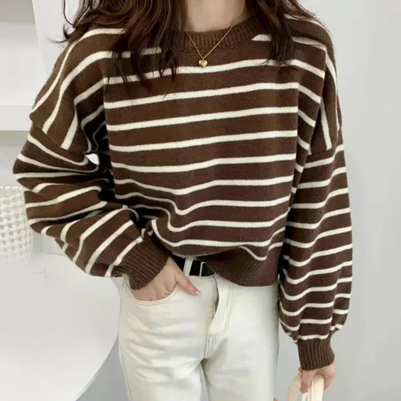 Женский полосатый вязаный пуловер, повседневный свободный свитер, шикарные Повседневные вязаные топы с круглым вырезом, Женские винтажные ... 
Женский полосатый вязаный пуловер, повседневный свободный свитер, шикарные Повседневные вязаные топы с круглым вырезом, Женские винтажные ...