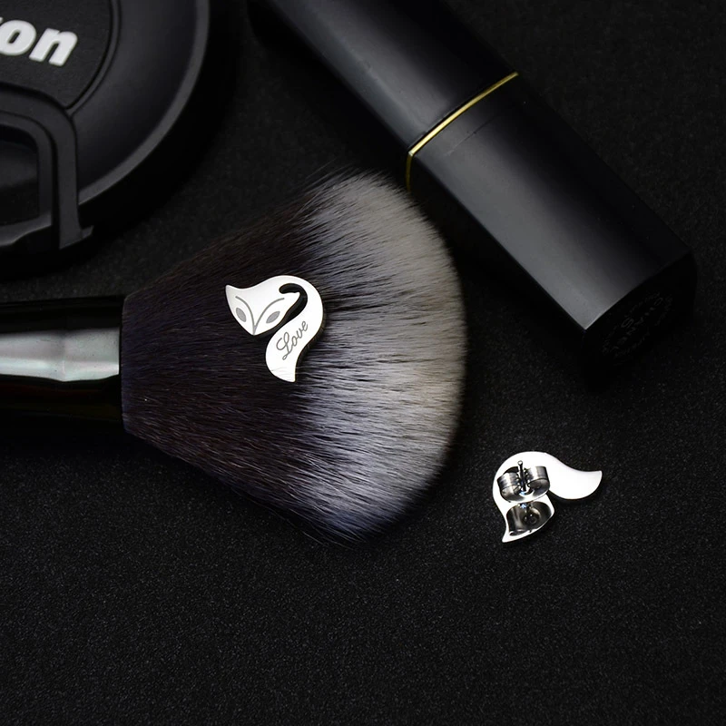 Fashion Small Fox Stud Earrings For Women Ladies Wholesale Jewelry Luxury Designs Gold Color Stainless Steel Ear Aerets 2020
Fashion Small Fox Stud Earrings For Women Ladies Wholesale Jewelry Luxury Designs Gold Color Stainless Steel Ear Aerets 2020