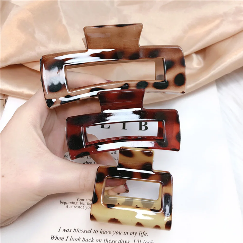 Vintage Leopard Hair Claw Women Girls Hollow Geometry Square Hairpin Hair clips Disk Hair Headwear L/M/S Size Hair Styling Tools 
Vintage Leopard Hair Claw Women Girls Hollow Geometry Square Hairpin Hair clips Disk Hair Headwear L/M/S Size Hair Styling Tools