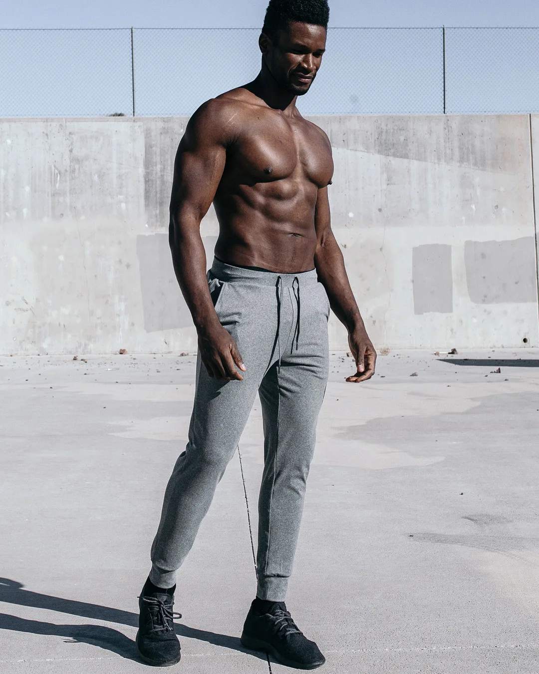 Новинка весна-осень 2022 европейские и американские мужские спортивные и удобные упражнения для бега облегающая хлопковая эластичная одежда...
Новинка весна-осень 2022 европейские и американские мужские спортивные и удобные упражнения для бега облегающая хлопковая эластичная одежда...