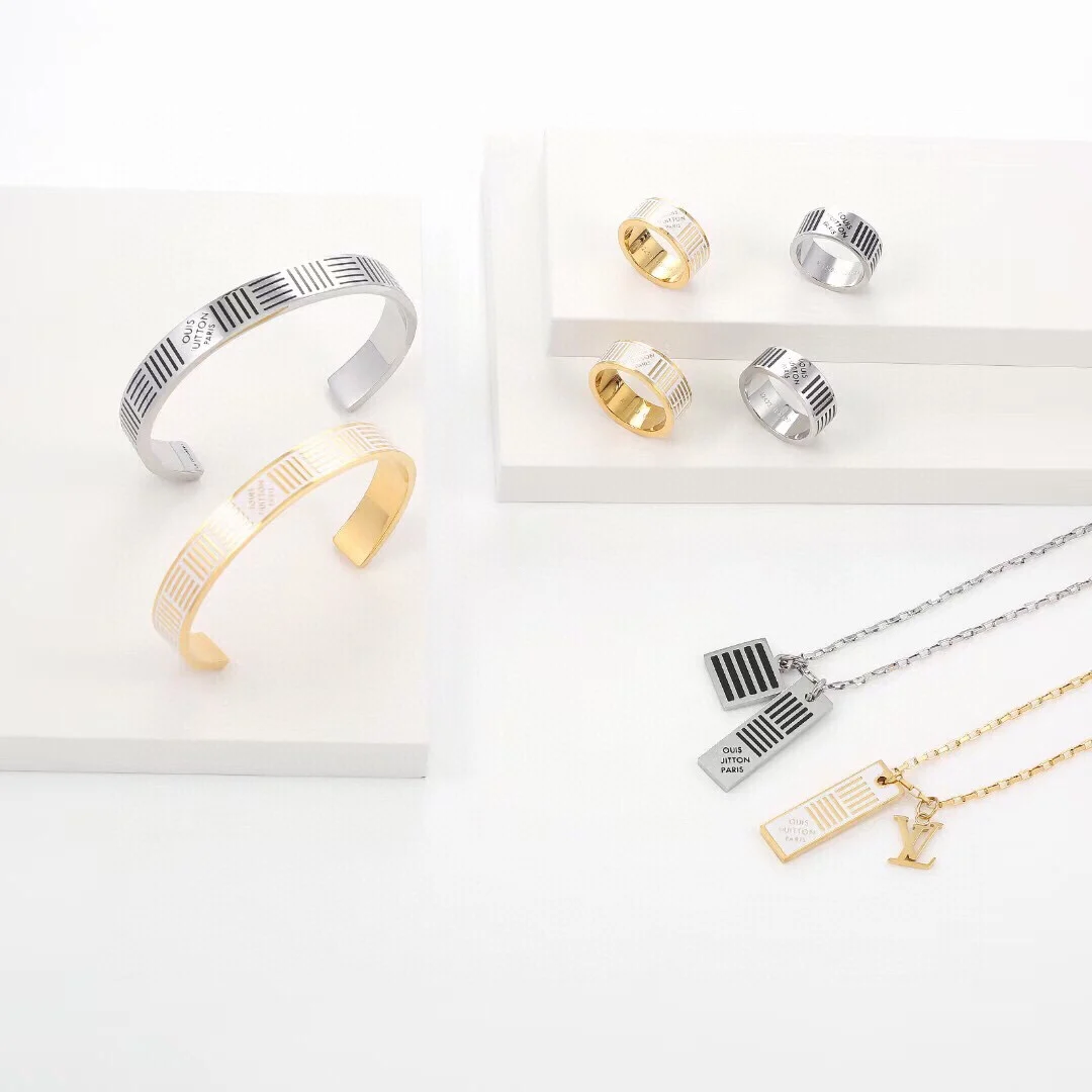 Oil Dorp Necklace
Oil Dorp Necklace