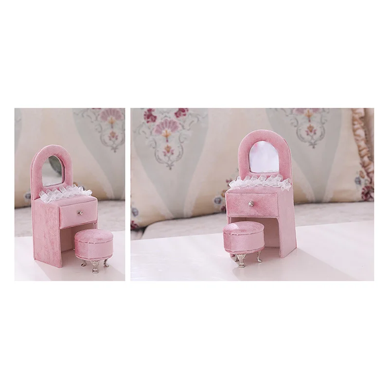 Lace Sofa Jewelry Box Storage Box Display Stand, Used for Earrings, Necklaces, Home Desktop Decoration
Lace Sofa Jewelry Box Storage Box Display Stand, Used for Earrings, Necklaces, Home Desktop Decoration