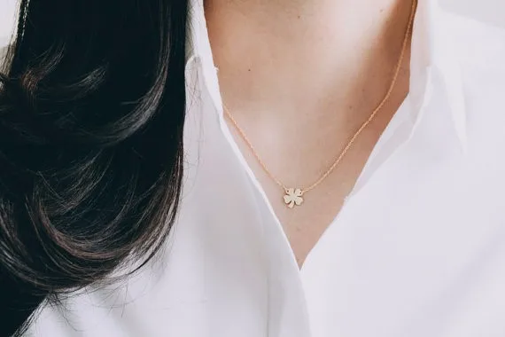 Stylish four-leaf clover pendant necklace fashion Lucky grass necklace necklaces for women
Stylish four-leaf clover pendant necklace fashion Lucky grass necklace necklaces for women