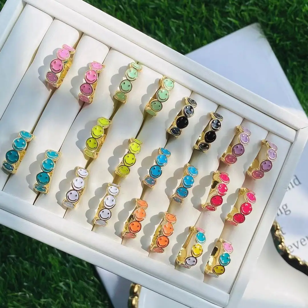 5 Pairs, Gold Enamel Smile Happy Face Hoop Huggies Earring Piercing Smiley Clips Fashion Pendiente Luxury
5 Pairs, Gold Enamel Smile Happy Face Hoop Huggies Earring Piercing Smiley Clips Fashion Pendiente Luxury