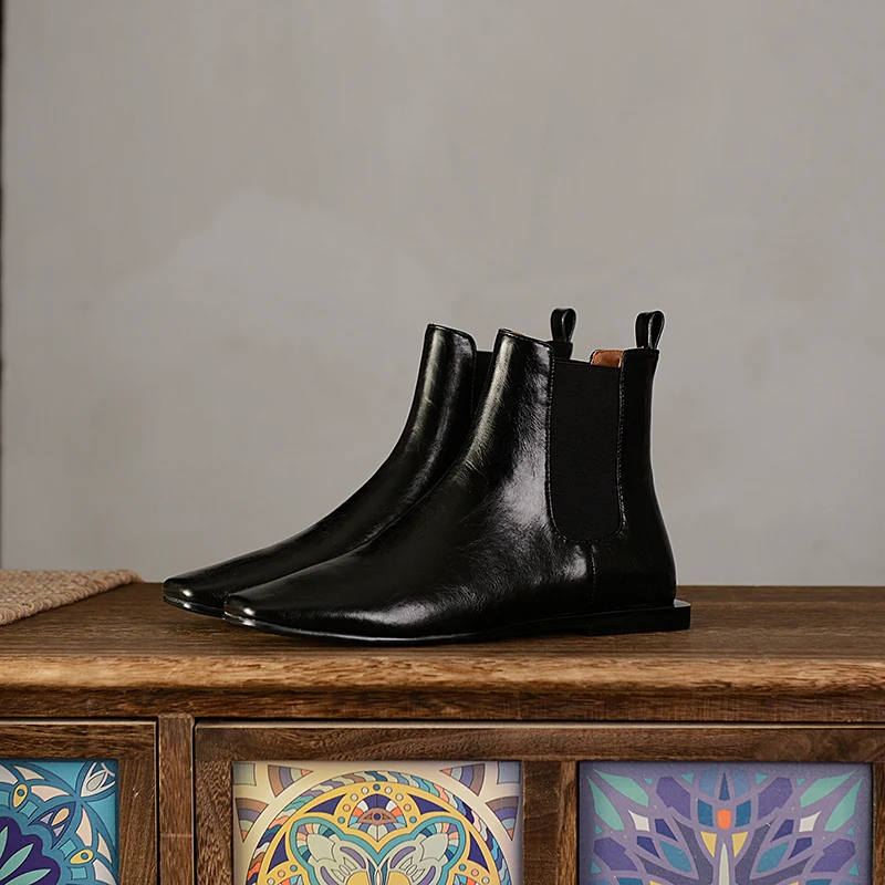 Women Ankle Boots Genuine Leather Autumn And Winter flat Shoes Woman Female Heels Working low Heels Warm Boots
Women Ankle Boots Genuine Leather Autumn And Winter flat Shoes Woman Female Heels Working low Heels Warm Boots