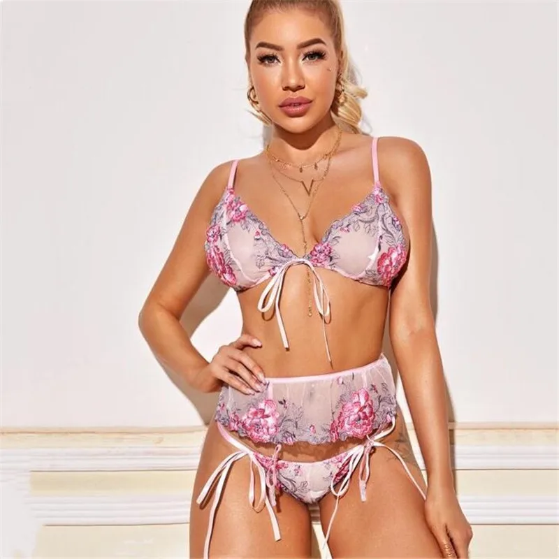 Women Sexy Underwear Suits Lace Floral V-neck Sleeveless Backless Bra + Briefs 2pcs Female Lingeries Sets Femme Sleepwear Suits
Women Sexy Underwear Suits Lace Floral V-neck Sleeveless Backless Bra + Briefs 2pcs Female Lingeries Sets Femme Sleepwear Suits