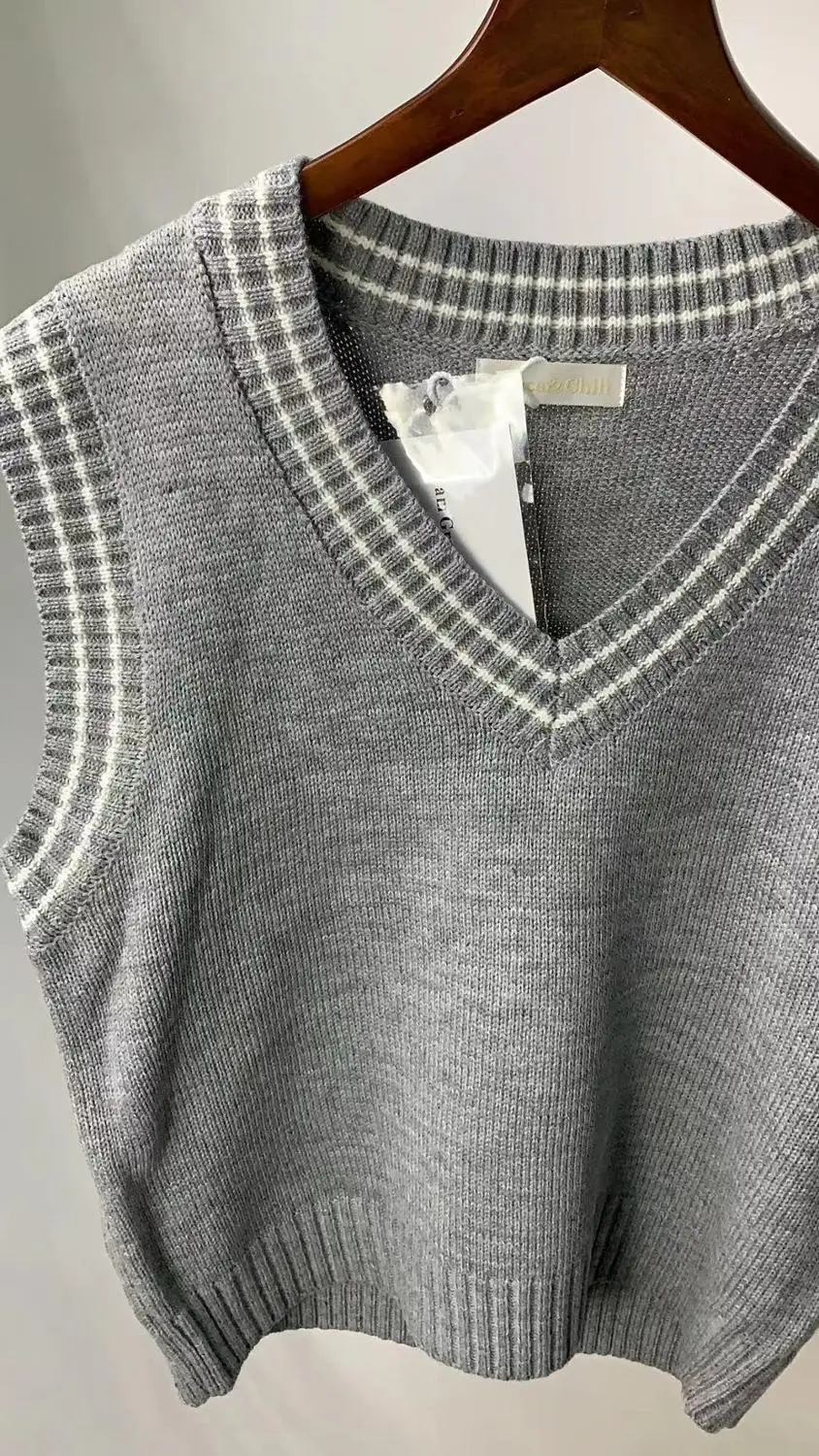 Autumn Winter Women Sweater vest Knitted Jumper Warm Female sweater vest sherpa vest puffer vests vest for women sleeveless
Autumn Winter Women Sweater vest Knitted Jumper Warm Female sweater vest sherpa vest puffer vests vest for women sleeveless