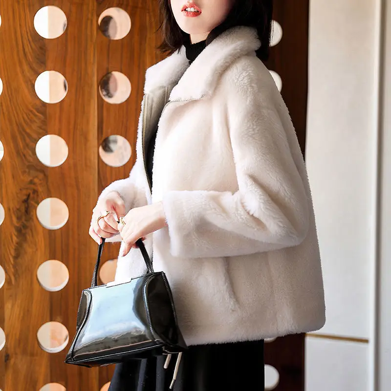 Winter Faux Fur Coat Women Short Jackets Female Thick Warm Fashion Casual Outerwear Clothing Ladies Lambs Wool Beige Parkas 3XL 
Winter Faux Fur Coat Women Short Jackets Female Thick Warm Fashion Casual Outerwear Clothing Ladies Lambs Wool Beige Parkas 3XL