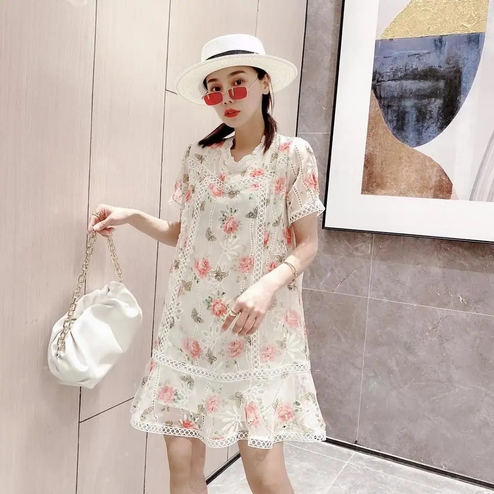 French casual loose embroidery lace hollow women's summer dress 2020New short-sleeved retro Qianqiu Bing women's dress XL 
French casual loose embroidery lace hollow women's summer dress 2020New short-sleeved retro Qianqiu Bing women's dress XL