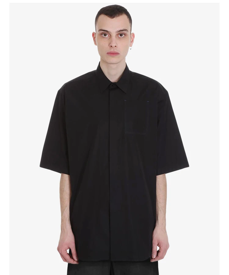 Japanese simple solid color five-point short-sleeved men's shirt summer European and American minimalist loose profile shirt
Japanese simple solid color five-point short-sleeved men's shirt summer European and American minimalist loose profile shirt