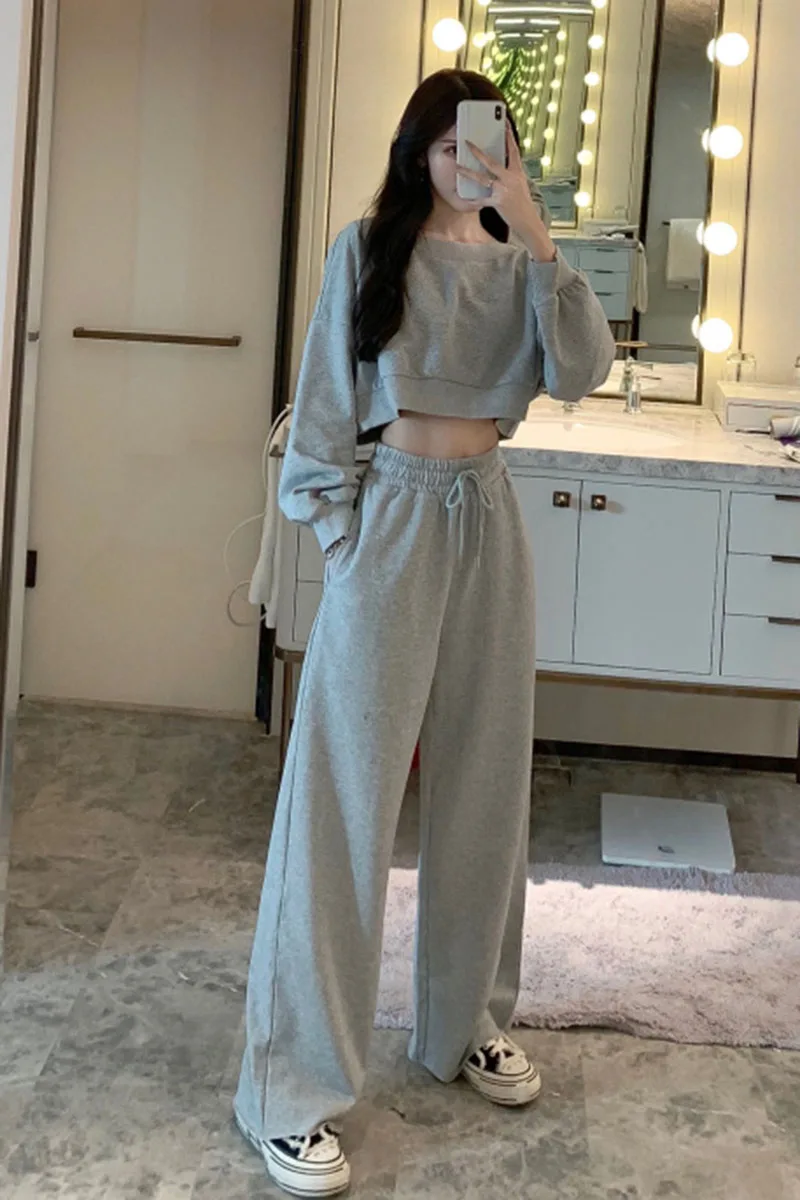 Casual suit women 2020 new Hong Kong-style retro long-sleeved jacket + short top + wide-leg pants autumn three-piece suit
Casual suit women 2020 new Hong Kong-style retro long-sleeved jacket + short top + wide-leg pants autumn three-piece suit
