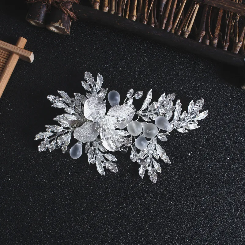 Handmade Metal Leaf Flower Wedding Hair Comb White Gold Hair Vine Bridesmaid Head Piece Crystal Bride Hair Accessories
Handmade Metal Leaf Flower Wedding Hair Comb White Gold Hair Vine Bridesmaid Head Piece Crystal Bride Hair Accessories