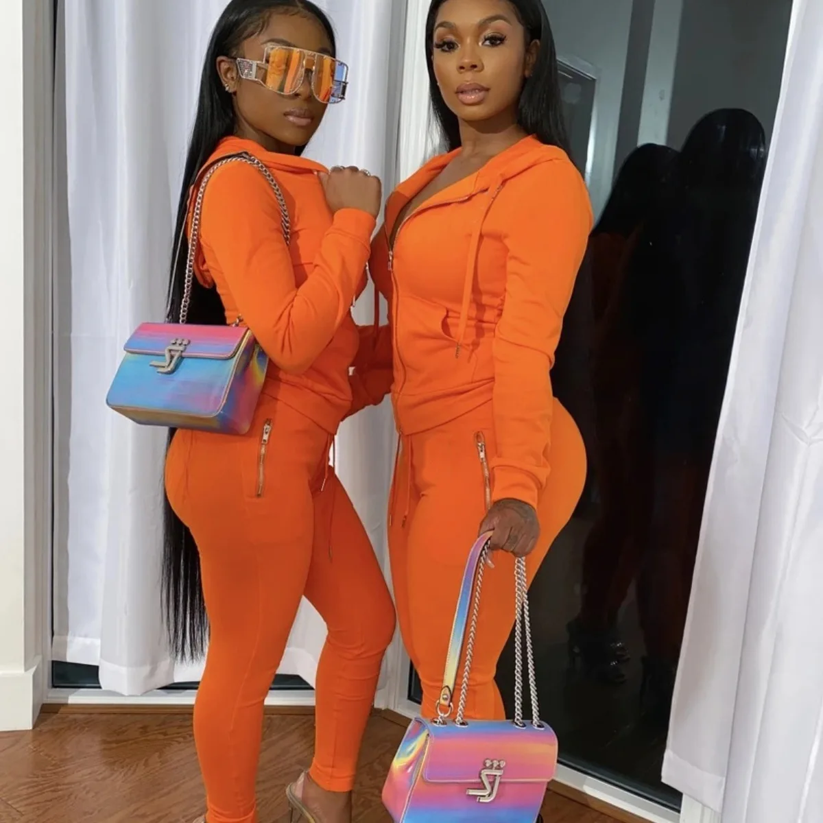 European and American Fashion Women's Clothing Autumn and Winter New Long Sleeve Hooded Sports and Leisure Two-piece Set
European and American Fashion Women's Clothing Autumn and Winter New Long Sleeve Hooded Sports and Leisure Two-piece Set
