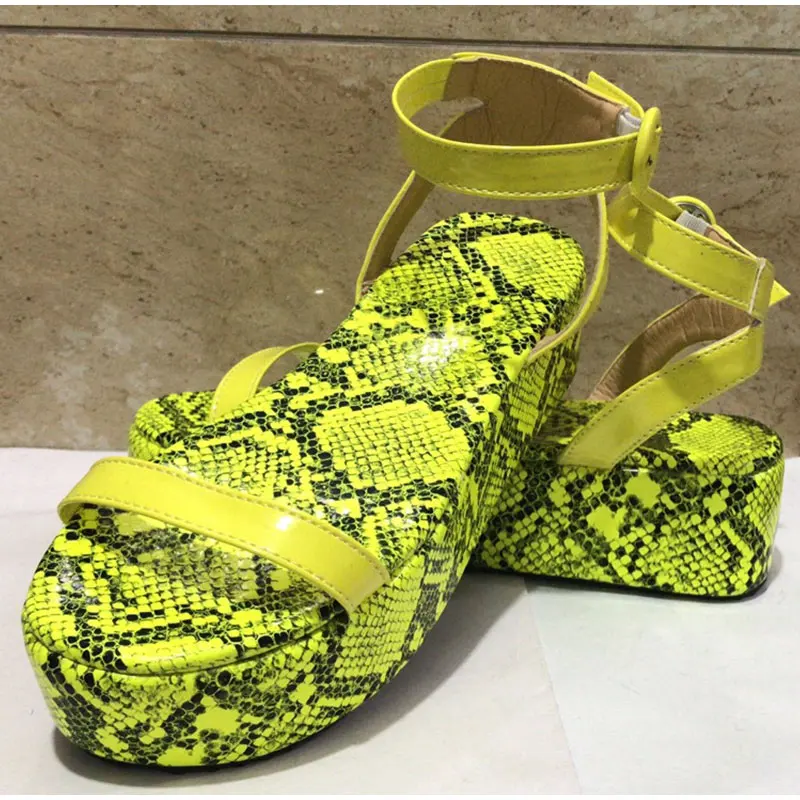 Women Gladiator Sandals Ladies Buckle Snake Print Woman Shoes Casual Flat Platform Colorful Female Beach Sandals Summer
Women Gladiator Sandals Ladies Buckle Snake Print Woman Shoes Casual Flat Platform Colorful Female Beach Sandals Summer