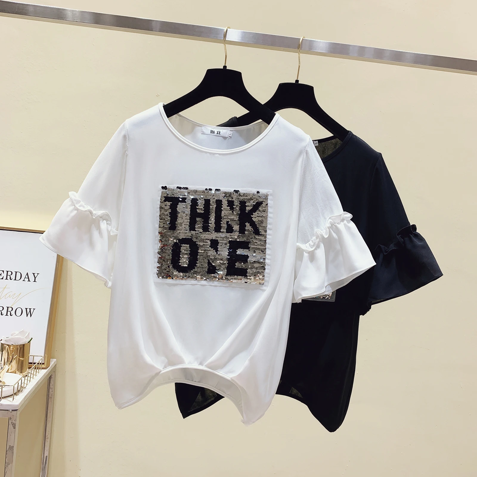 Europe Style 2021 Summer Women's Short Sleeves Sequins Letter T-Shirt Tee Girls Pullover Casual Tops Tees A2906
Europe Style 2021 Summer Women's Short Sleeves Sequins Letter T-Shirt Tee Girls Pullover Casual Tops Tees A2906
